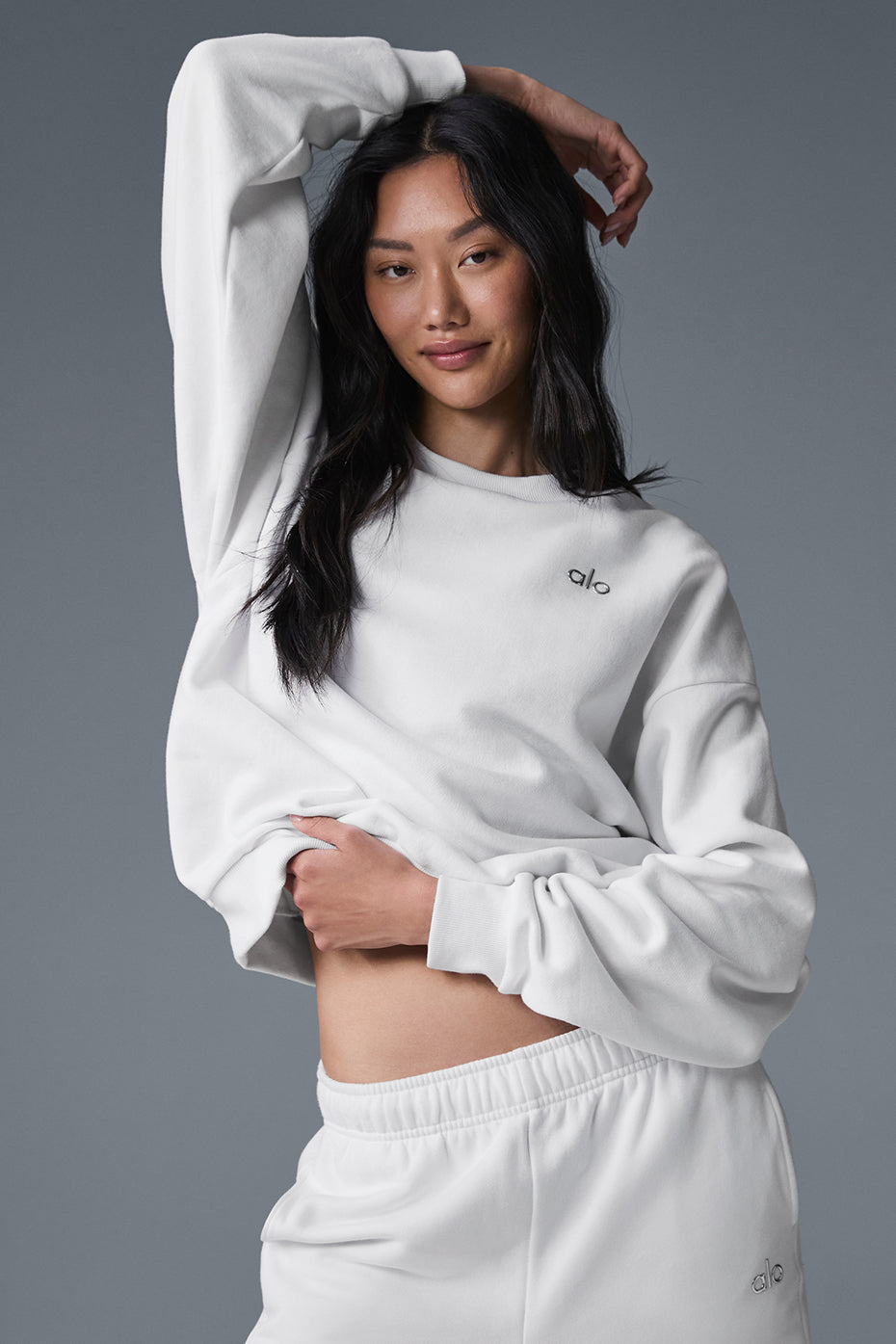 新品未使用AloYoga ACCOLADE CREWNECK PULLOVER Accolade Crew Neck Pullover - Black – Alo Yoga Mexico