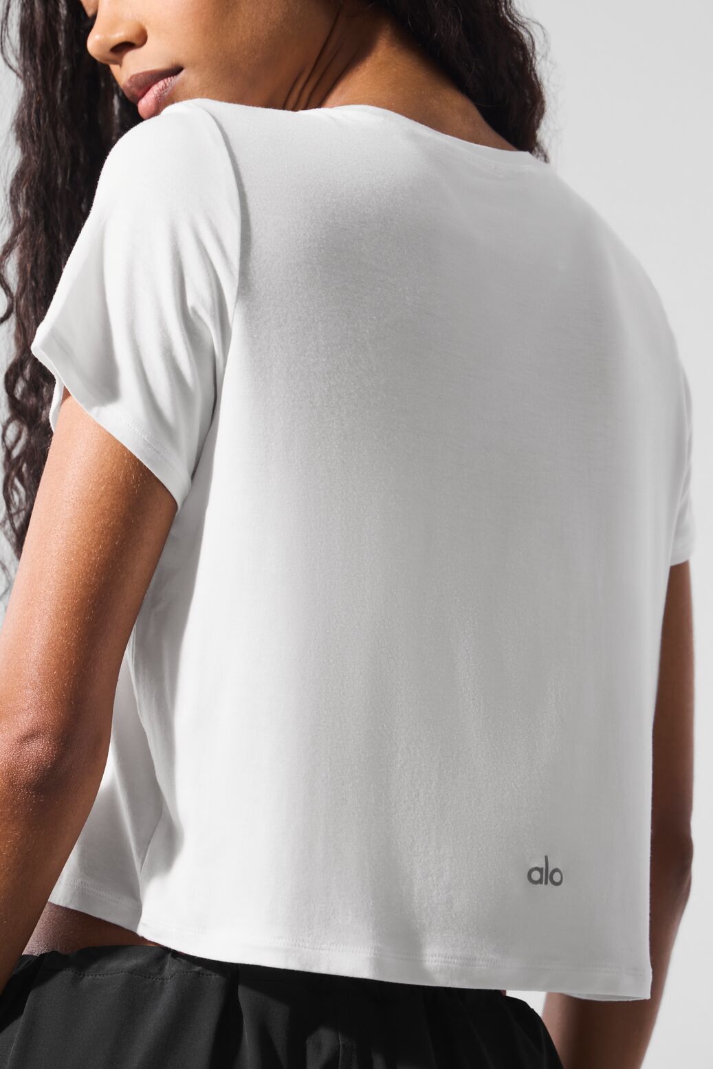 Cropped All Day Short Sleeve - White – Alo Yoga Mexico