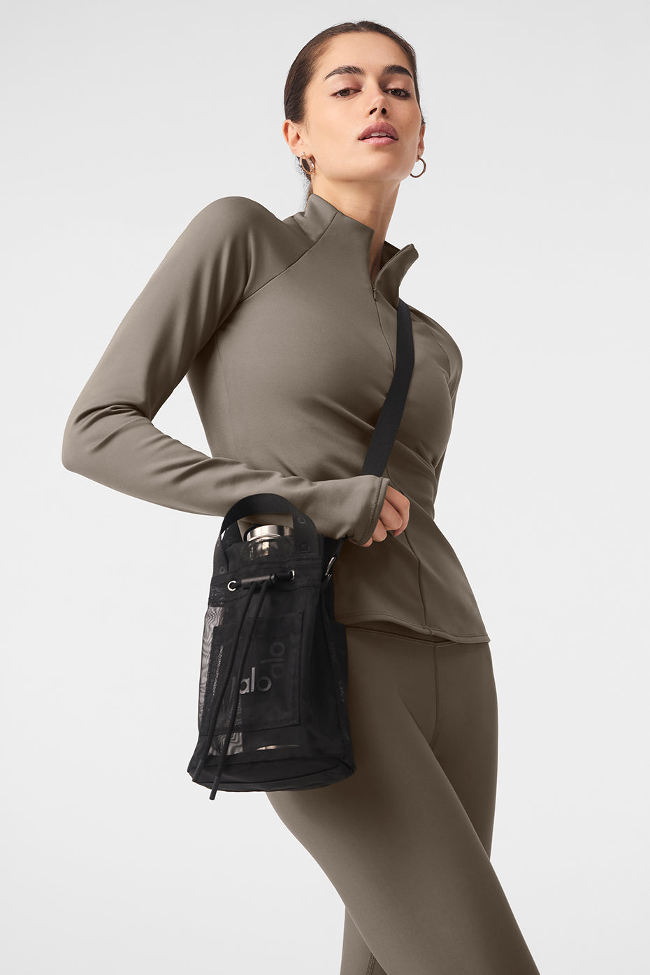 Sheer Cross Body Bucket Bag - Black – Alo Yoga Mexico