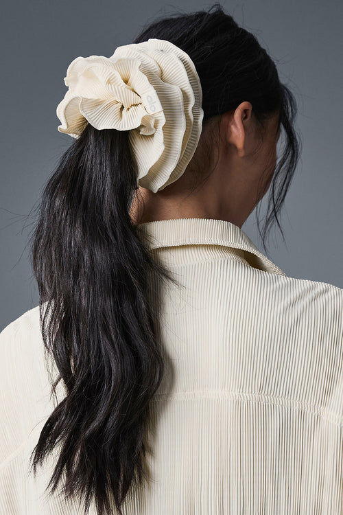 Micro Plisse Oversize Scrunchie - Oat Milk