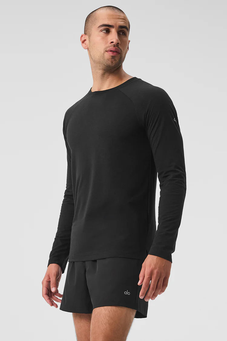 Triumph Long Sleeve Tee - Black – Alo Yoga Mexico