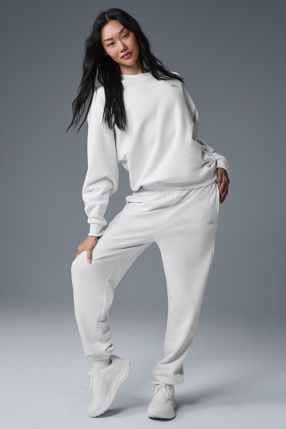 新品未使用AloYoga ACCOLADE CREWNECK PULLOVER Accolade Crew Neck Pullover - Black – Alo Yoga Mexico