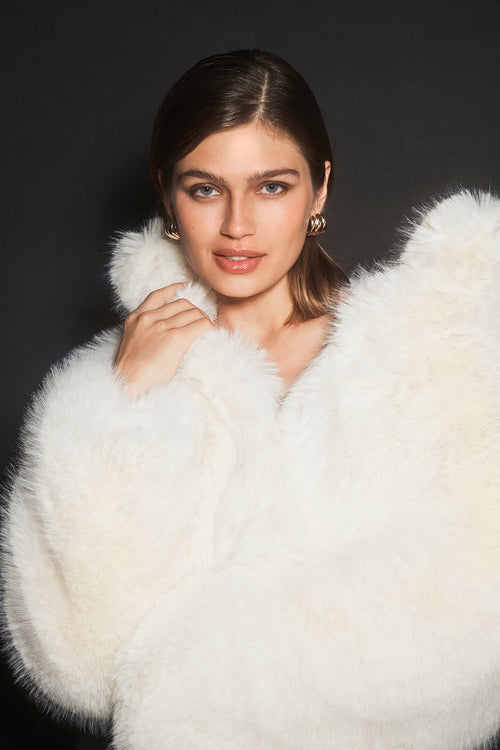 Alo Yoga White Fluffy Cropped Jacket White Fur Cropped Fluffy Crop