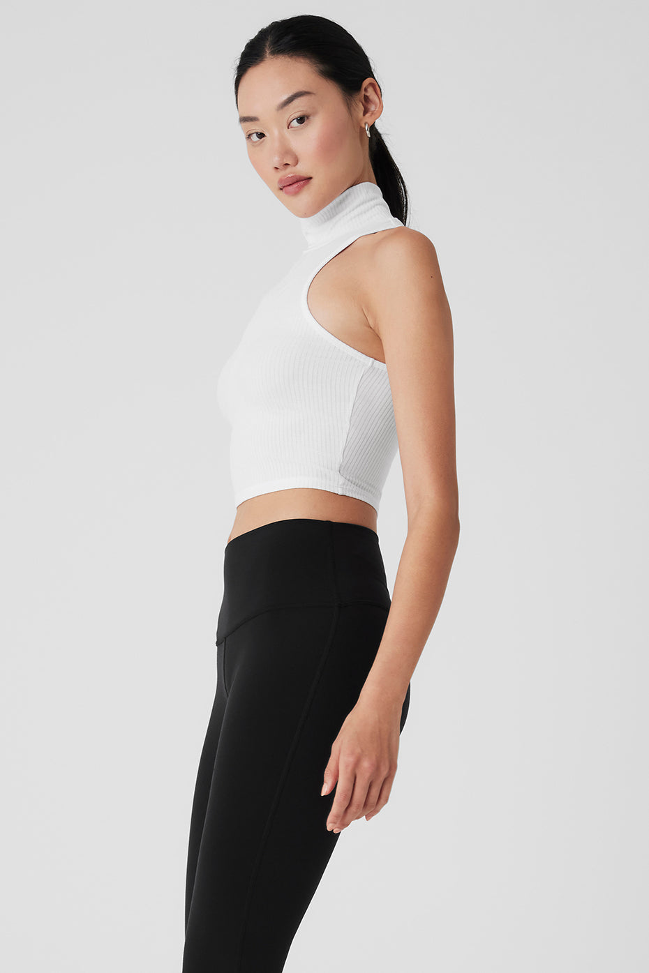 ブラジャー [Alo Yoga] Ribbed Sea Coast Cropped Turtleneck Tank Ribbed Sea Coast Cropped Turtleneck Tank - Lilac Blue | ALO