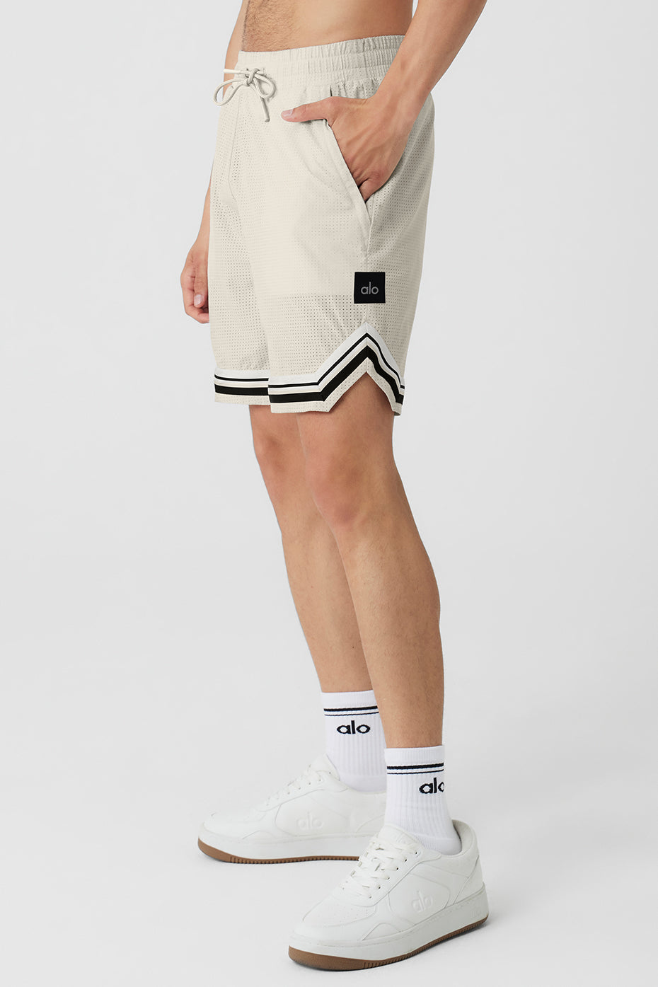 alo yoga ショートパンツ 9\" Traction Arena Short 9