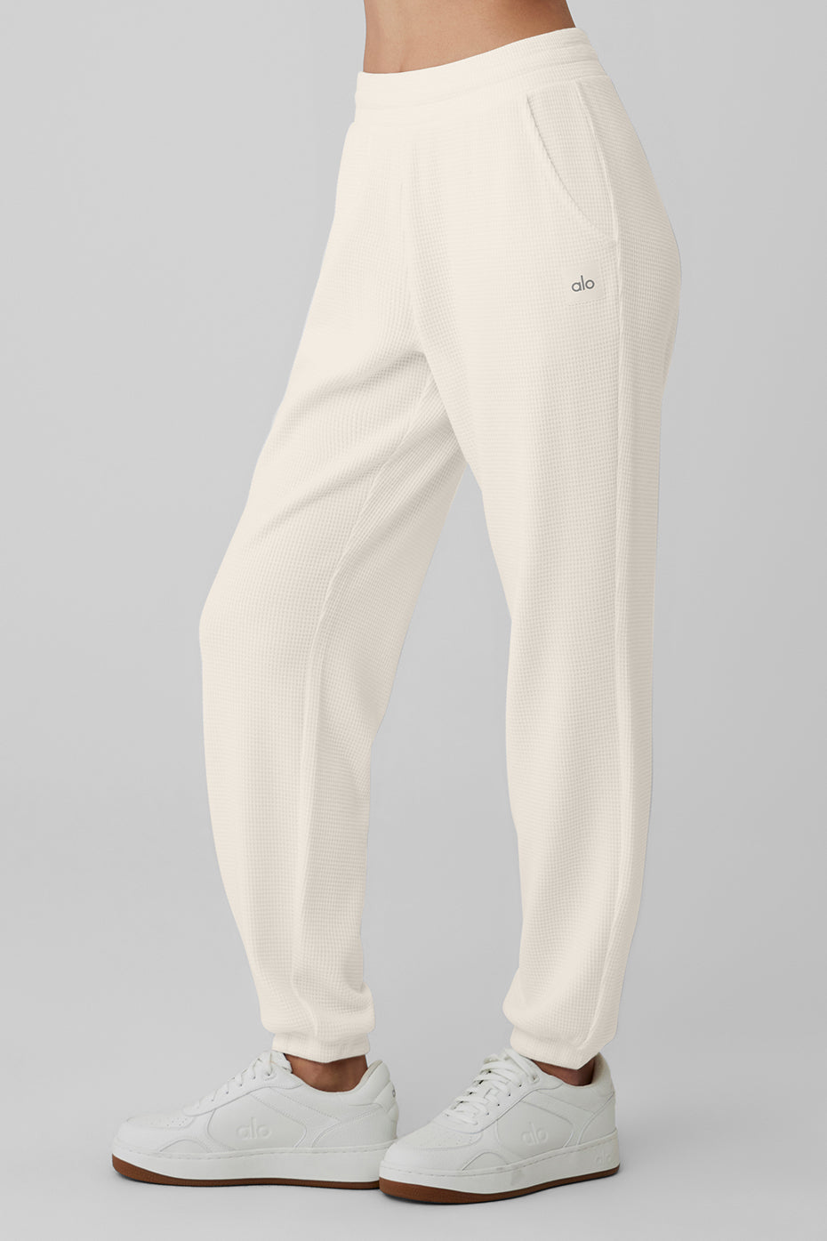Waffle Weekend Escape Jogger - Ivory – Alo Yoga Mexico