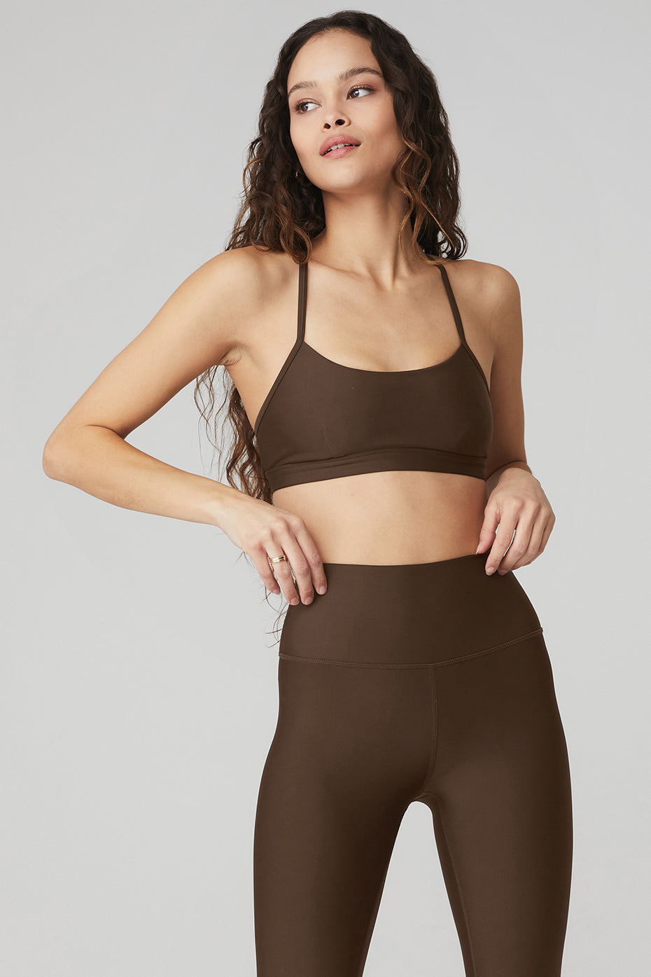 Airlift Intrigue Bra - Mサイズ Espresso Airlift Intrigue Bra - Espresso – Alo Yoga Mexico